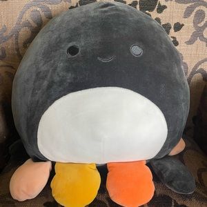 Dolma the halloween octopus squishmallow!